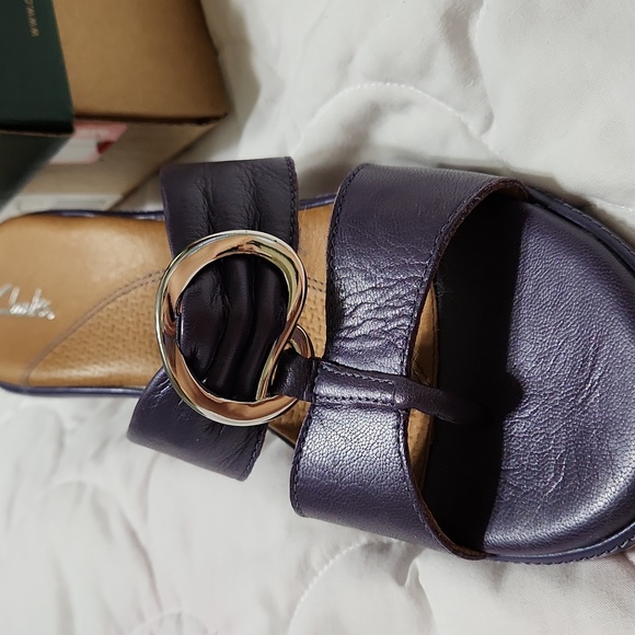 Clarks imelda plum open toe shoe. - Picture 3 of 5